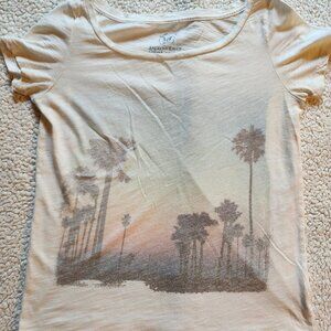 American Eagle tshirt